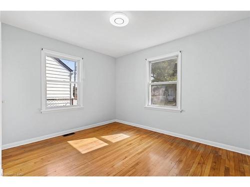 25 Sherbourne Street, St. Catharines, ON - Indoor Photo Showing Other Room