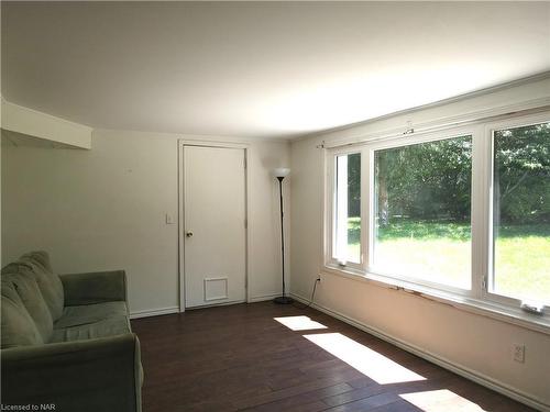 154 Park Street, Ridgeway, ON - Indoor Photo Showing Other Room