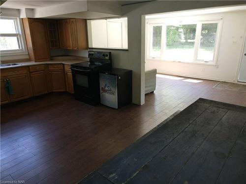 154 Park Street, Ridgeway, ON - Indoor Photo Showing Kitchen