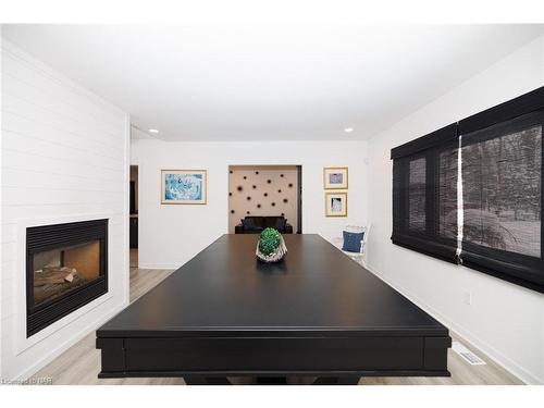 2559 Firelane 3 Lane, Port Colborne, ON - Indoor Photo Showing Living Room With Fireplace