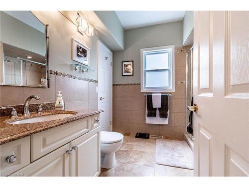 3328 Dustan Street, Vineland Station, ON - Indoor Photo Showing Bathroom