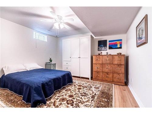 3328 Dustan Street, Vineland Station, ON - Indoor Photo Showing Bedroom