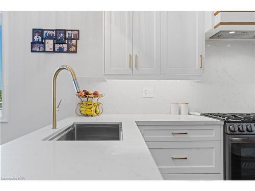 376 Concession 3Rd Road, St. Davids, ON - Indoor Photo Showing Kitchen