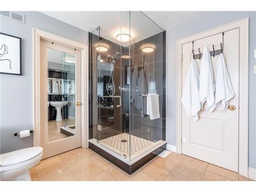 7775 St. Augustine Drive, Niagara Falls, ON - Indoor Photo Showing Bathroom