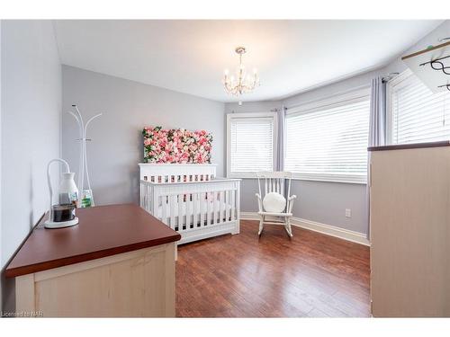 7775 St. Augustine Drive, Niagara Falls, ON - Indoor Photo Showing Bedroom