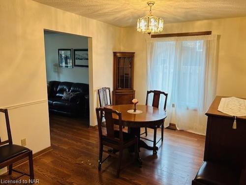 3284 Tramore Crescent, Niagara Falls, ON - Indoor Photo Showing Dining Room