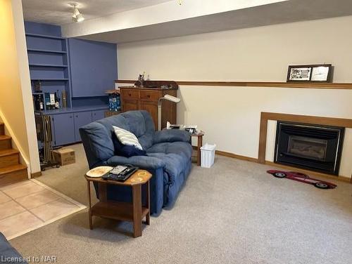 3284 Tramore Crescent, Niagara Falls, ON - Indoor Photo Showing Living Room With Fireplace