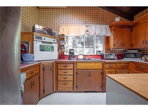 4479 Erie Road, Ridgeway, ON - Indoor Photo Showing Kitchen