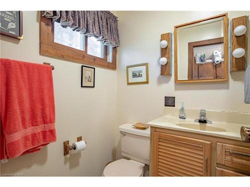 4479 Erie Road, Ridgeway, ON - Indoor Photo Showing Bathroom