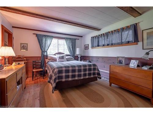 4479 Erie Road, Ridgeway, ON - Indoor Photo Showing Bedroom