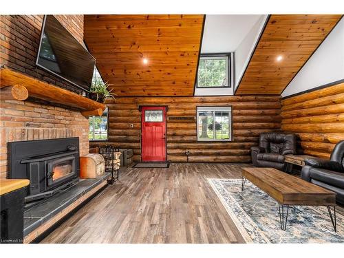 1622 Bertie Street, Fort Erie, ON - Indoor Photo Showing Living Room With Fireplace