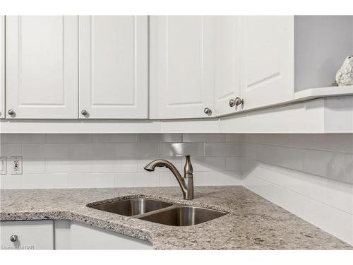 12 Flynn Court, St. Catharines, ON - Indoor Photo Showing Kitchen With Double Sink