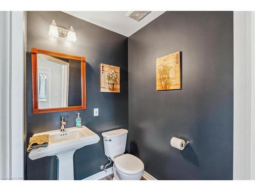 12 Flynn Court, St. Catharines, ON - Indoor Photo Showing Bathroom