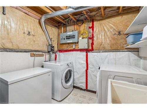 12 Flynn Court, St. Catharines, ON - Indoor Photo Showing Laundry Room