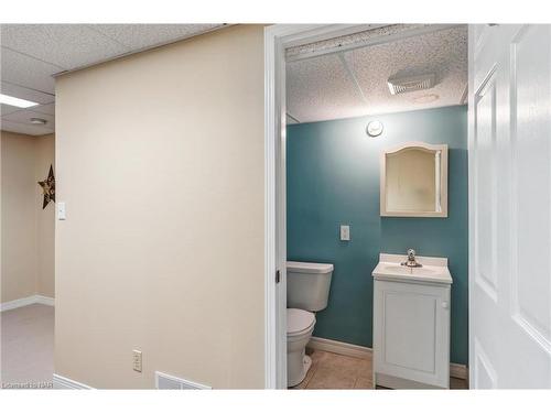 12 Flynn Court, St. Catharines, ON - Indoor Photo Showing Bathroom