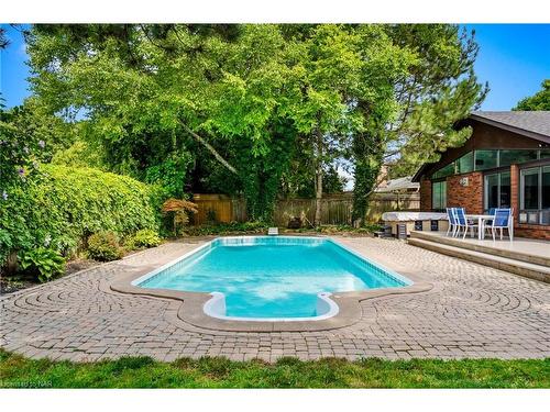 404 Line 2 Road, Niagara-On-The-Lake, ON - Outdoor With In Ground Pool With Deck Patio Veranda With Backyard