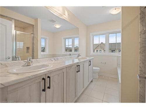 71 Sun Haven Lane, Thorold, ON - Indoor Photo Showing Bathroom