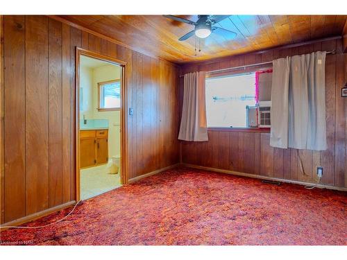 3766 Crystal Beach Drive, Crystal Beach, ON - Indoor Photo Showing Other Room