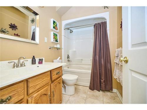 7395 Alex Avenue, Niagara Falls, ON - Indoor Photo Showing Bathroom