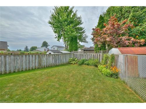 7395 Alex Avenue, Niagara Falls, ON - Outdoor With Backyard