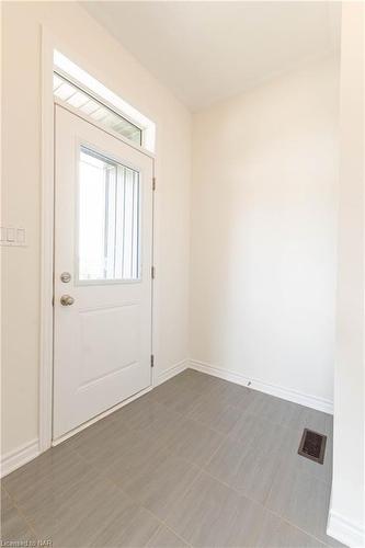 25 Oriole Crescent, Port Colborne, ON - Indoor Photo Showing Bathroom