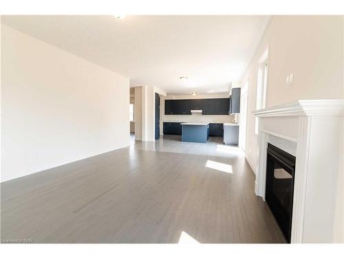 25 Oriole Crescent, Port Colborne, ON - Indoor Photo Showing Living Room With Fireplace