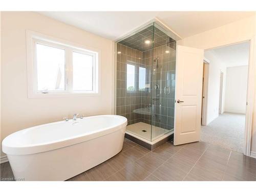 25 Oriole Crescent, Port Colborne, ON - Indoor Photo Showing Bathroom