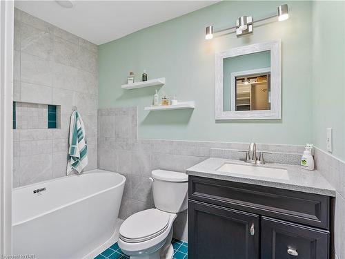 3535 Cardinal Drive, Niagara Falls, ON - Indoor Photo Showing Bathroom