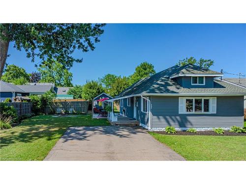 3732 Concord Avenue Avenue, Crystal Beach, ON - Outdoor With Facade