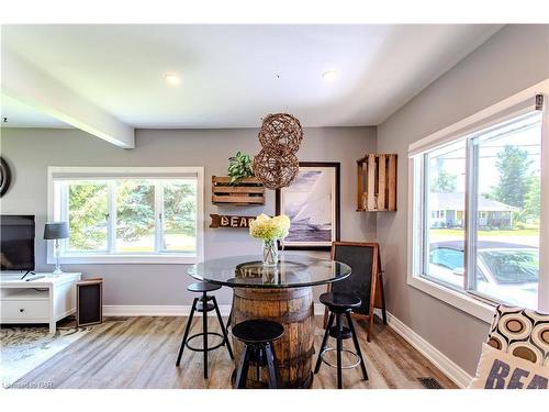 3732 Concord Avenue Avenue, Crystal Beach, ON - Indoor Photo Showing Dining Room