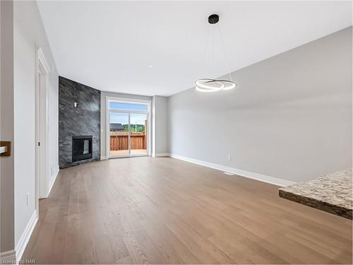 33 Austin Drive, Welland, ON - Indoor Photo Showing Living Room With Fireplace