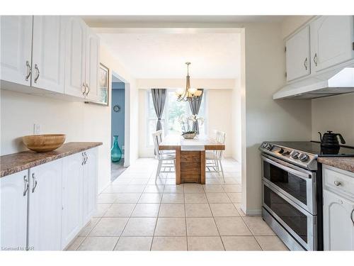 7 Royal Oak Drive, St. Catharines, ON - Indoor Photo Showing Kitchen