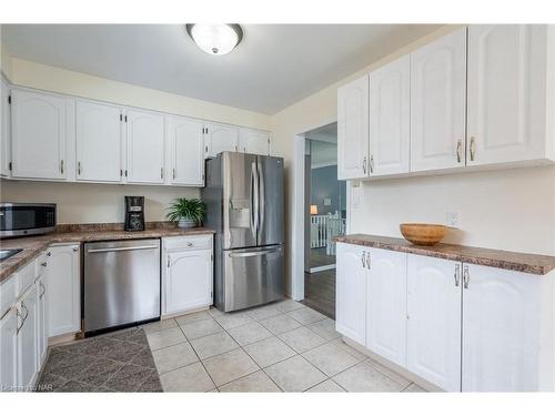 7 Royal Oak Drive, St. Catharines, ON - Indoor Photo Showing Kitchen