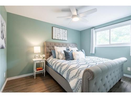 7 Royal Oak Drive, St. Catharines, ON - Indoor Photo Showing Bedroom