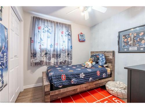 7 Royal Oak Drive, St. Catharines, ON - Indoor Photo Showing Bedroom