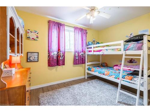 7 Royal Oak Drive, St. Catharines, ON - Indoor Photo Showing Bedroom