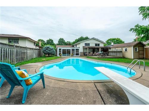 7 Royal Oak Drive, St. Catharines, ON - Outdoor With In Ground Pool With Backyard With Exterior