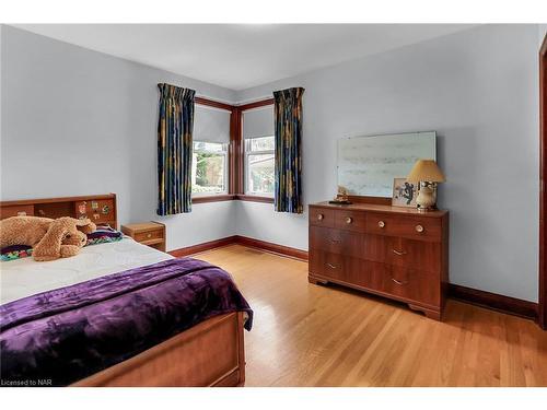 381 Niagara Street, St. Catharines, ON - Indoor Photo Showing Bedroom