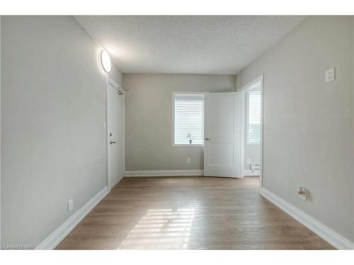 1-81 Gibson Avenue, Hamilton, ON - Indoor Photo Showing Other Room