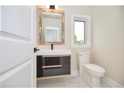 3739 Dominion Road, Ridgeway, ON - Indoor Photo Showing Bathroom