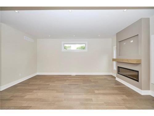 3739 Dominion Road, Ridgeway, ON - Indoor Photo Showing Other Room With Fireplace