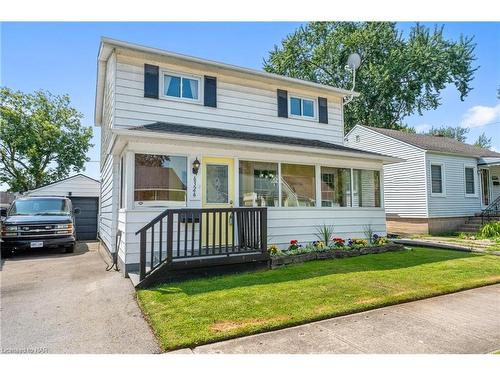 6326 Skinner Street, Niagara Falls, ON - Outdoor With Deck Patio Veranda