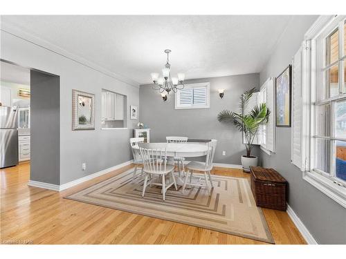 6326 Skinner Street, Niagara Falls, ON - Indoor Photo Showing Dining Room