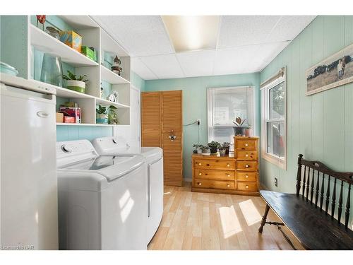 6326 Skinner Street, Niagara Falls, ON - Indoor Photo Showing Laundry Room