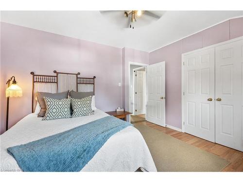 6326 Skinner Street, Niagara Falls, ON - Indoor Photo Showing Bedroom