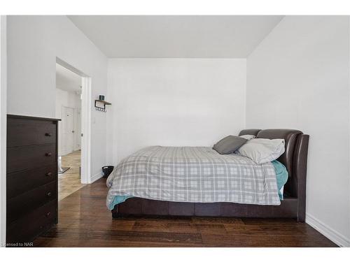 4432 Cinnamon Grove, Niagara Falls, ON - Indoor Photo Showing Bedroom