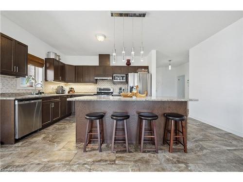 4432 Cinnamon Grove, Niagara Falls, ON - Indoor Photo Showing Kitchen With Upgraded Kitchen