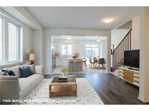 20 Brighton Lane, Thorold, ON - Indoor Photo Showing Living Room