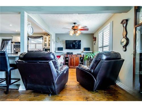 48 Robert Street, Welland, ON - Indoor Photo Showing Kitchen