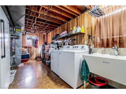 48 Robert Street, Welland, ON - Indoor Photo Showing Laundry Room